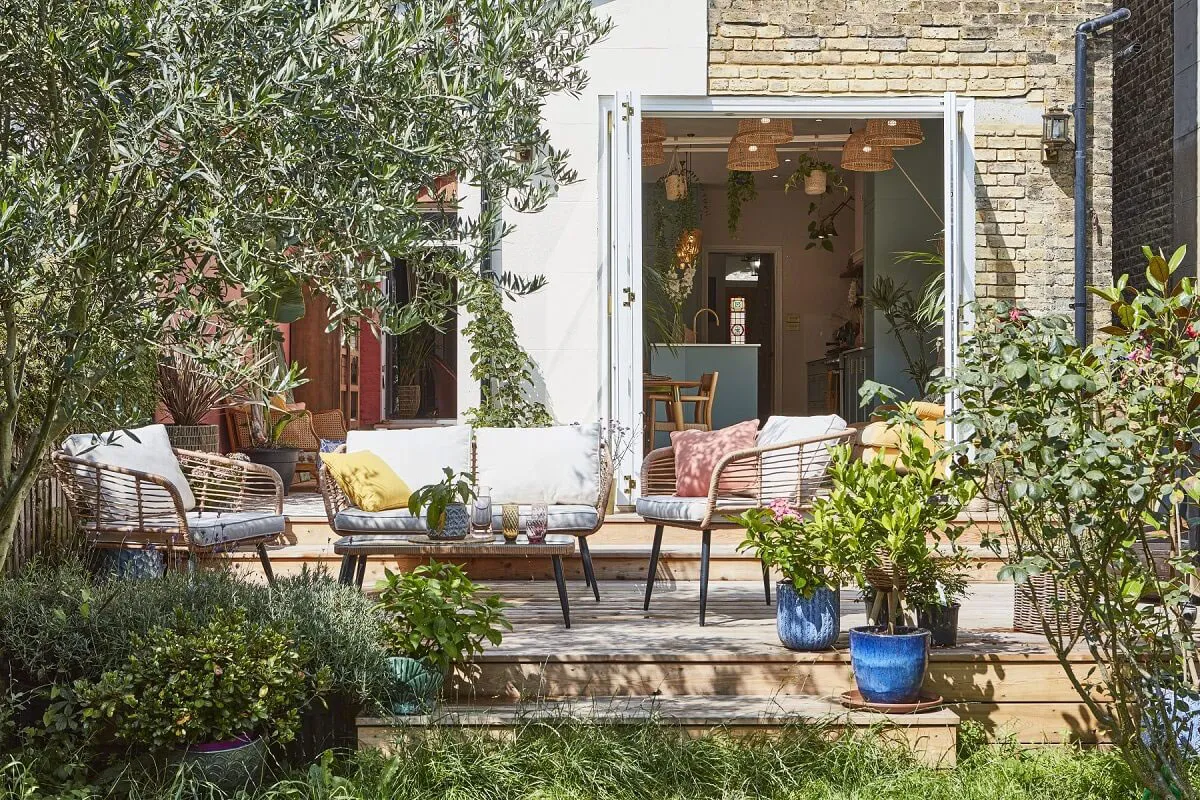 Living Plants, Rural Motifs and Beautiful Garden: Fresh Interior in London - Gallery image 20