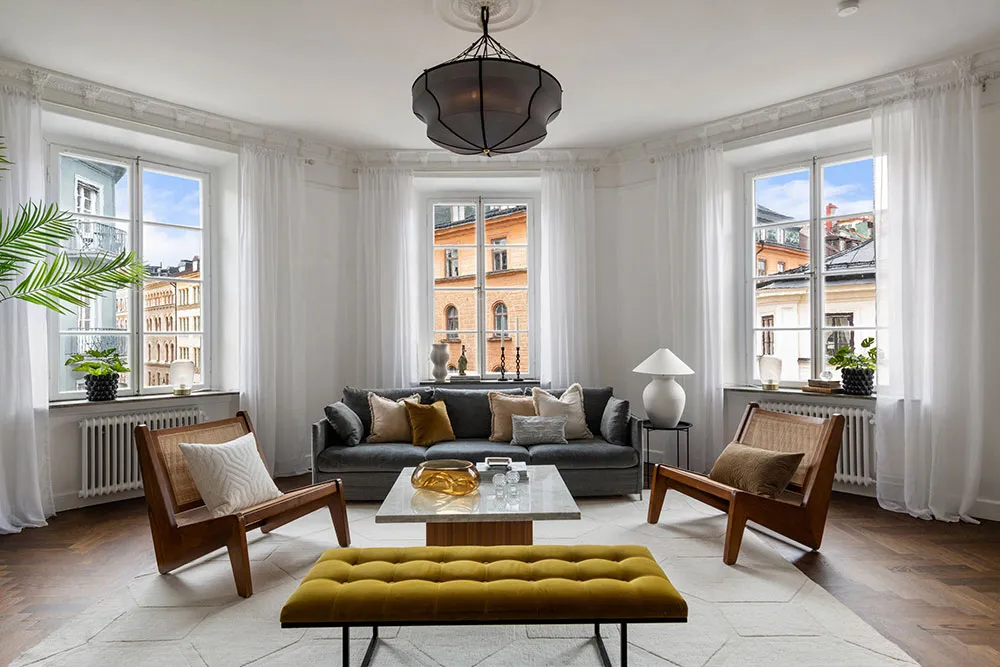 Piękny skandynawski mieszkanie z czarną kuchnią i zieloną sypialnią - Gallery image 2