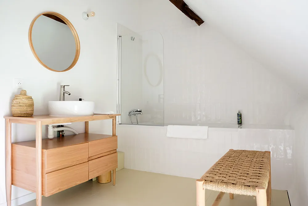 Charmant cottage historique en France avec des intérieurs modernes et lumineux - Gallery image 14