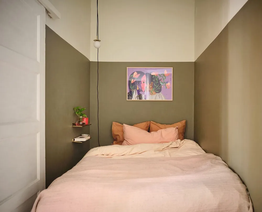 Красивые оттенки коричневого, желтого и зеленого в дизайне шведской квартиры (32 кв. м) - Gallery image 11