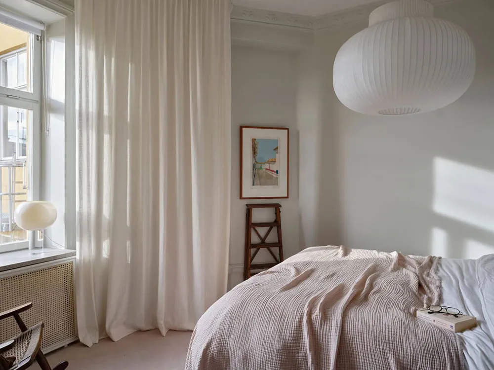 Habitaciones de forma irregular y dormitorio de ático: apartamento inusual en Estocolmo - Gallery image 14