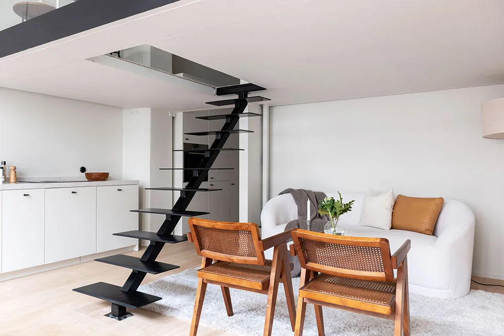 Компактний лофт із верхньою залізницею у будівлі колишньої фабрики в Стокгольмі (61 кв. м) - Gallery image 8