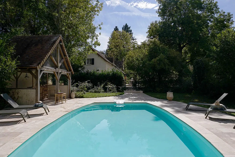 Charmant cottage historique en France avec des intérieurs modernes et lumineux - Gallery image 17