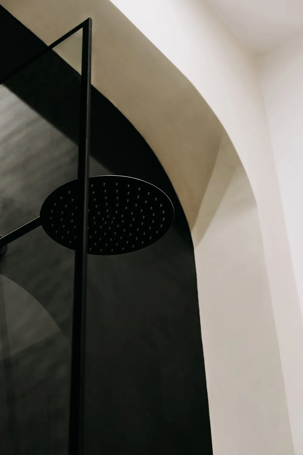 Vintage Doors and Stylish Design: Elegant Interior in Wrocław - Gallery image 12