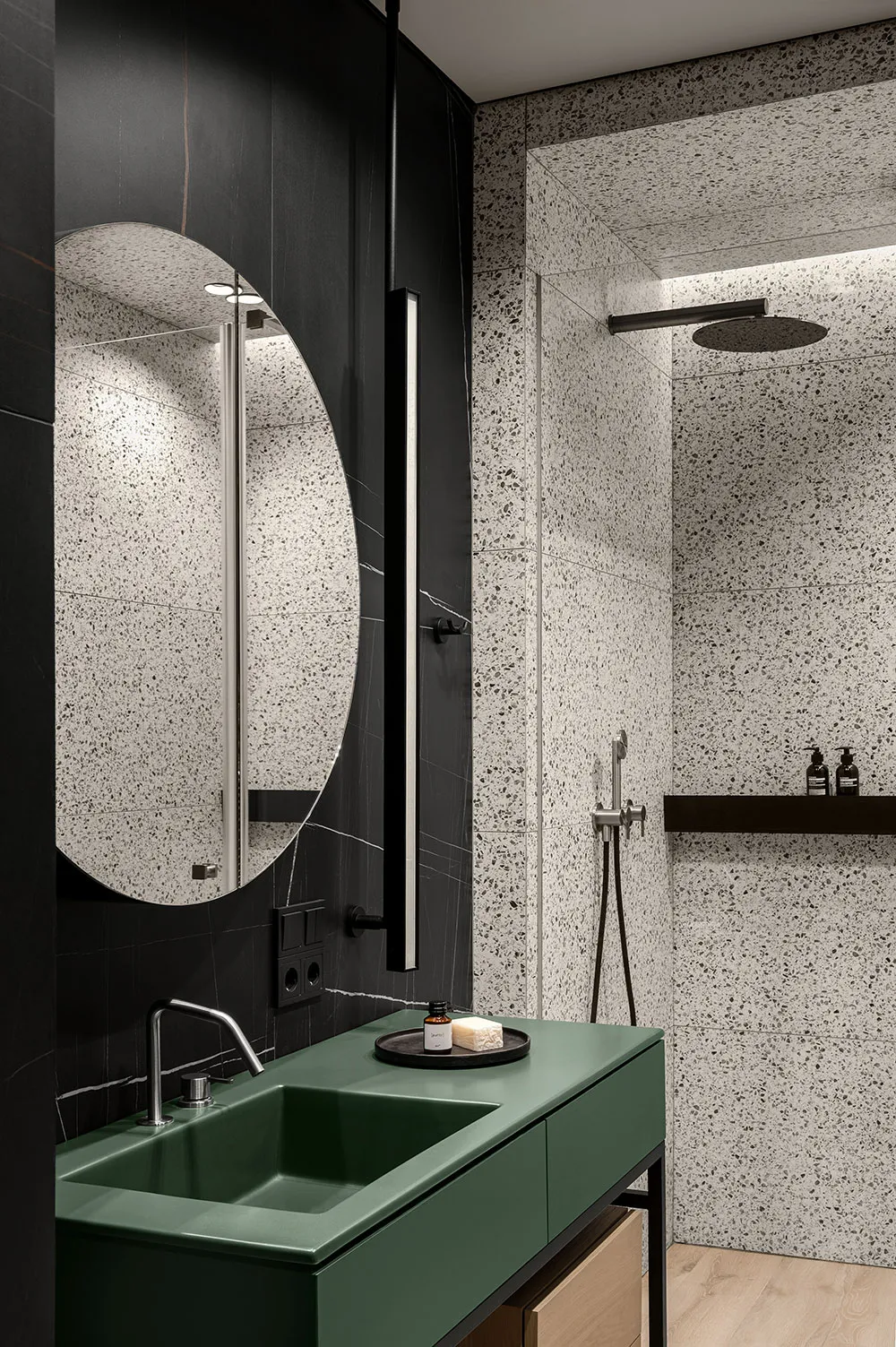 Minimalismus mit bunter Möbel: Wohnung in Kiew - Gallery image 18