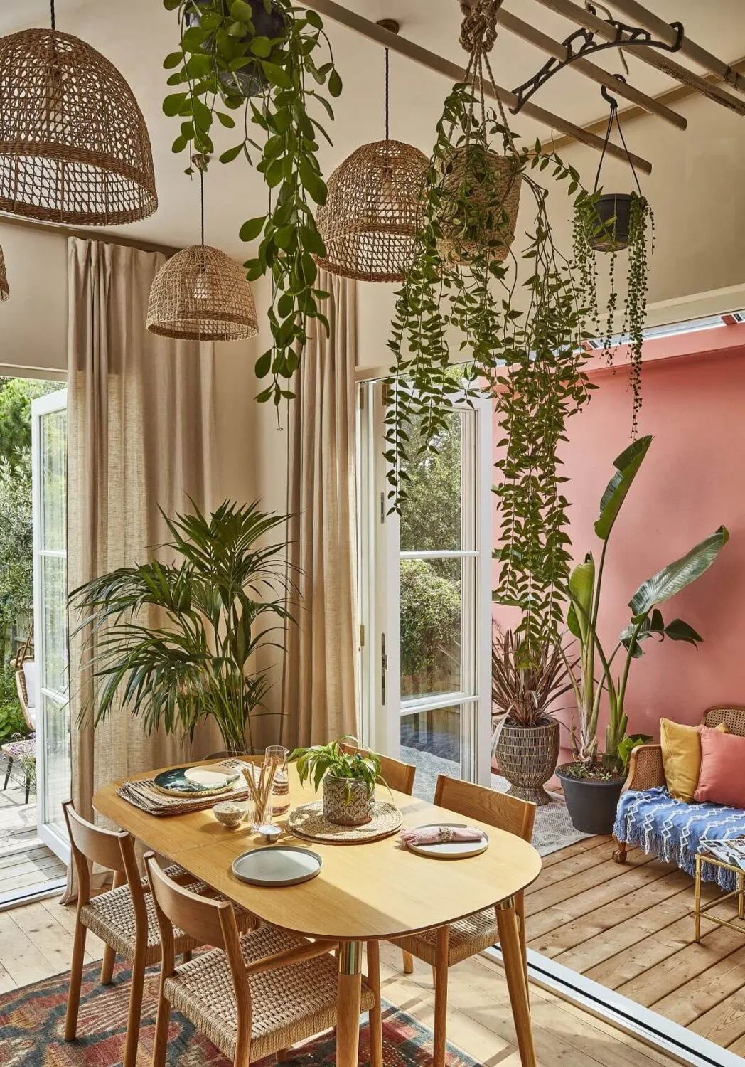 Living Plants, Rural Motifs and Beautiful Garden: Fresh Interior in London - Gallery image 5