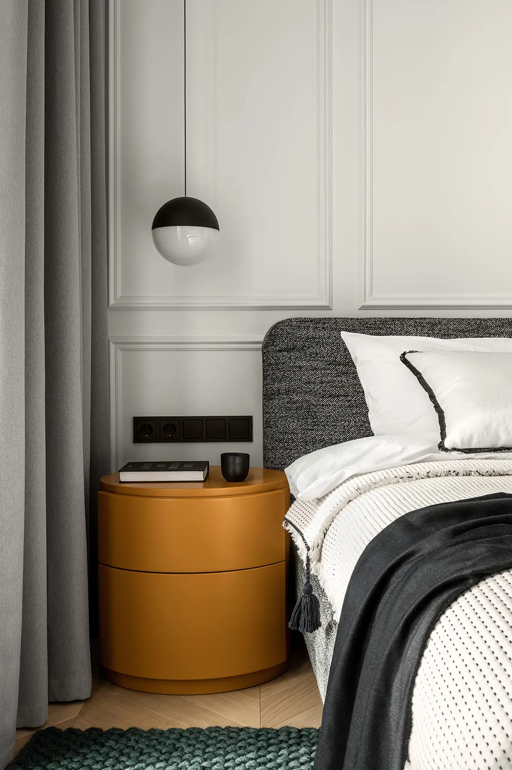 Minimalismus mit bunter Möbel: Wohnung in Kiew - Gallery image 26