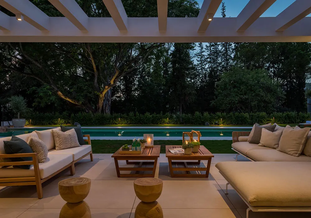 Magnifique intérieur blanc d'une villa de plage avec piscine à Malaga - Gallery image 10