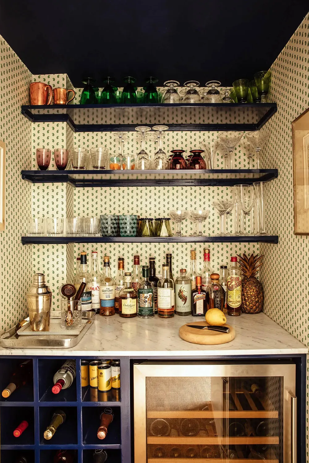 Vibrant English Classic for a Designer's Large Family Home in London - Gallery image 14