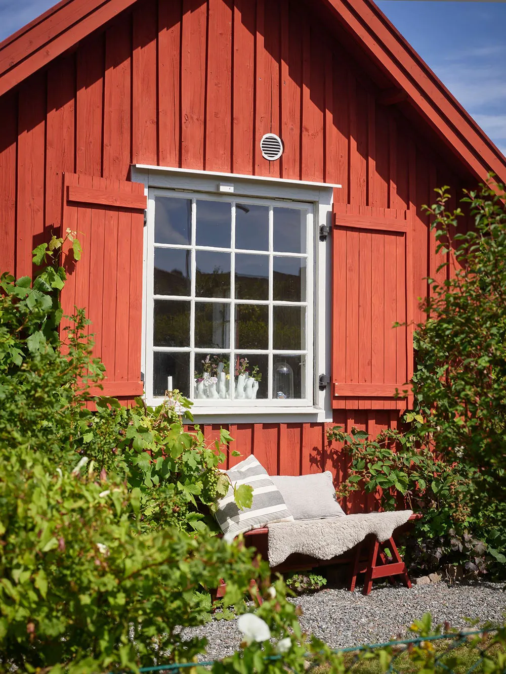 Small but very cozy Swedish cottage with updated interiors (26 sq m) - Gallery image 24
