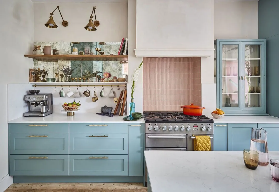 Living Plants, Rural Motifs and Beautiful Garden: Fresh Interior in London - Gallery image 3