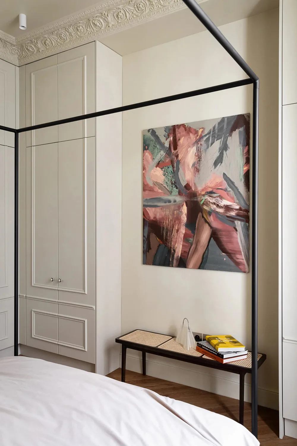 Art, Classic and Modern Design: A Splendid Apartment in Paris - Gallery image 19
