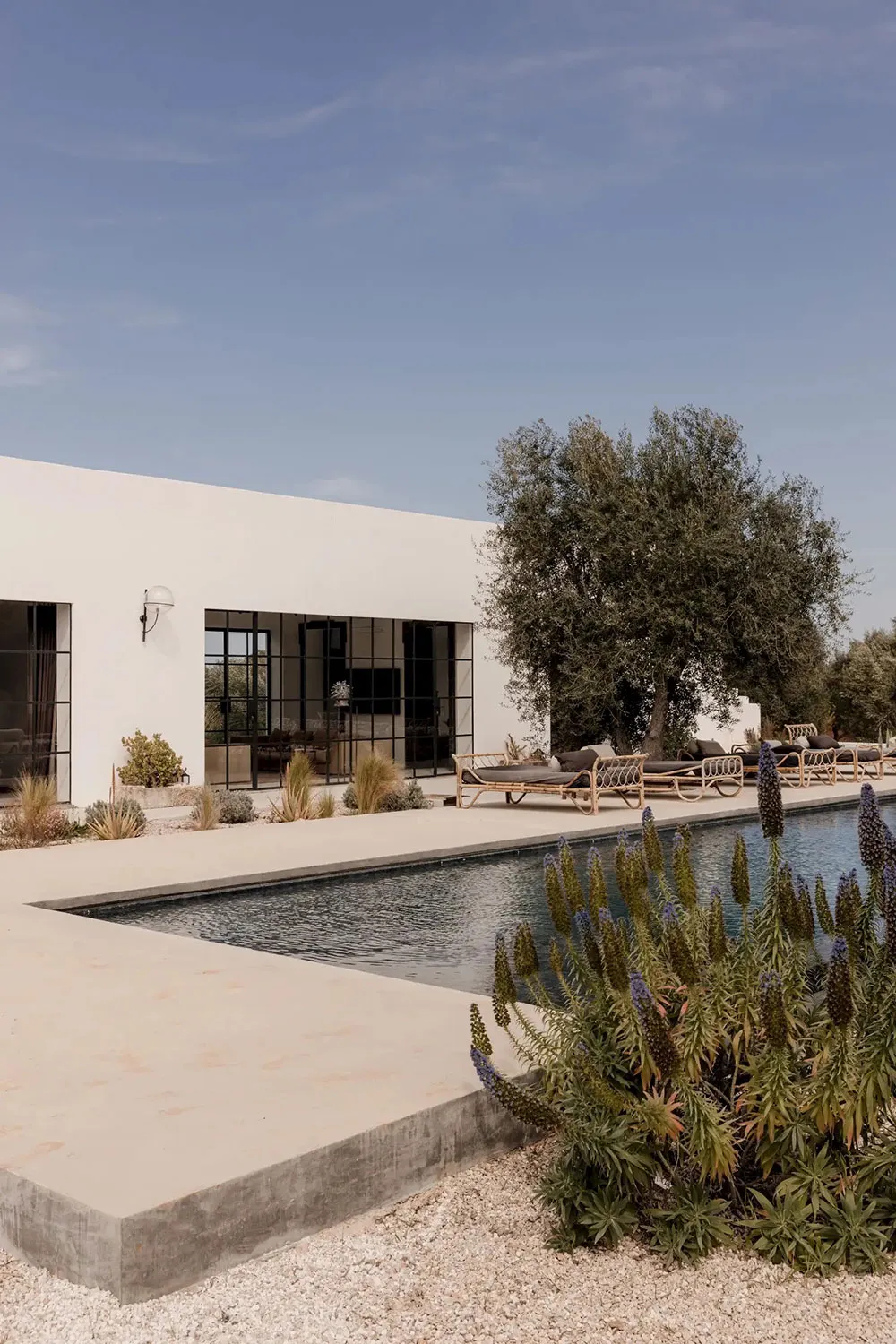 Summer Villa of a Collector in Italy - Gallery image 25