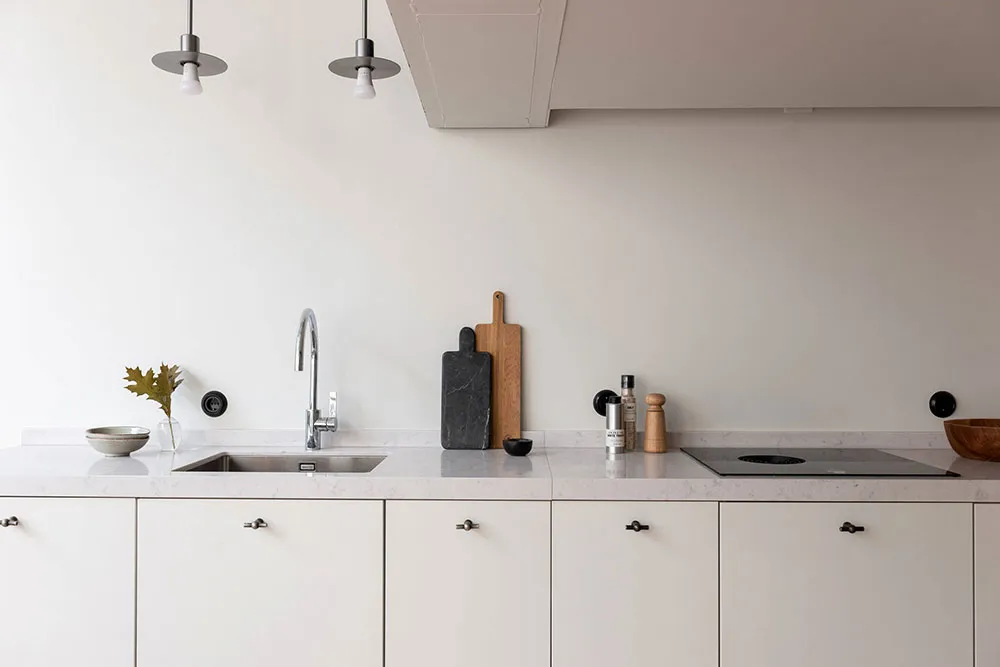 Компактний лофт із верхньою залізницею у будівлі колишньої фабрики в Стокгольмі (61 кв. м) - Gallery image 14