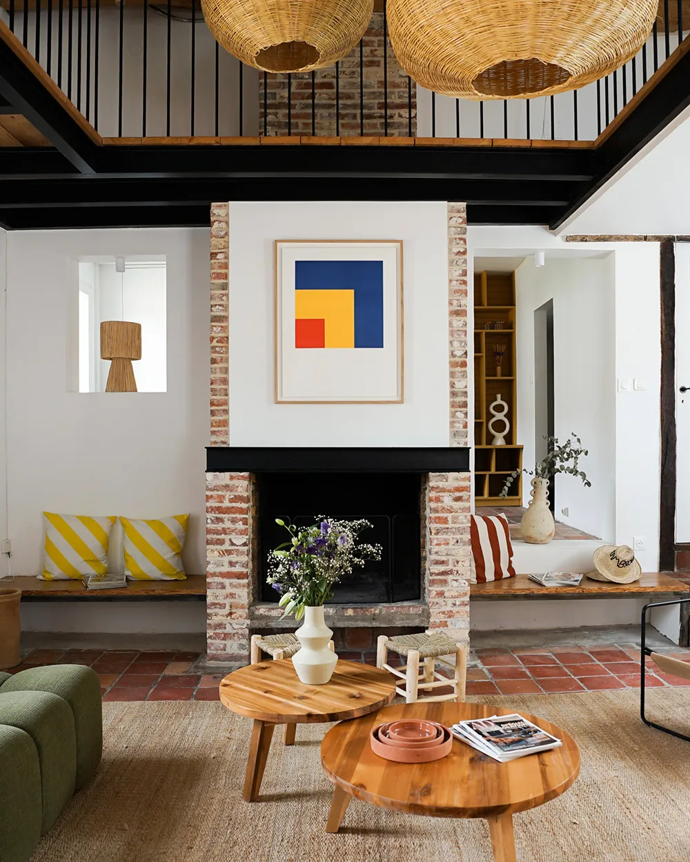 Charmant cottage historique en France avec des intérieurs modernes et lumineux - Gallery image 1