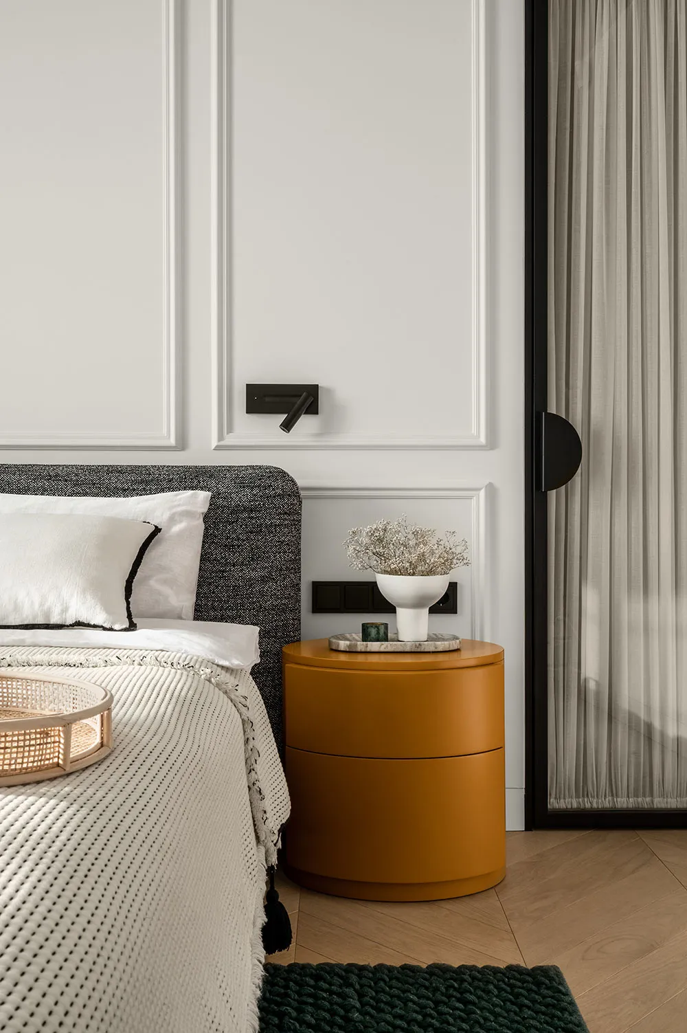 Minimalismus mit bunter Möbel: Wohnung in Kiew - Gallery image 27