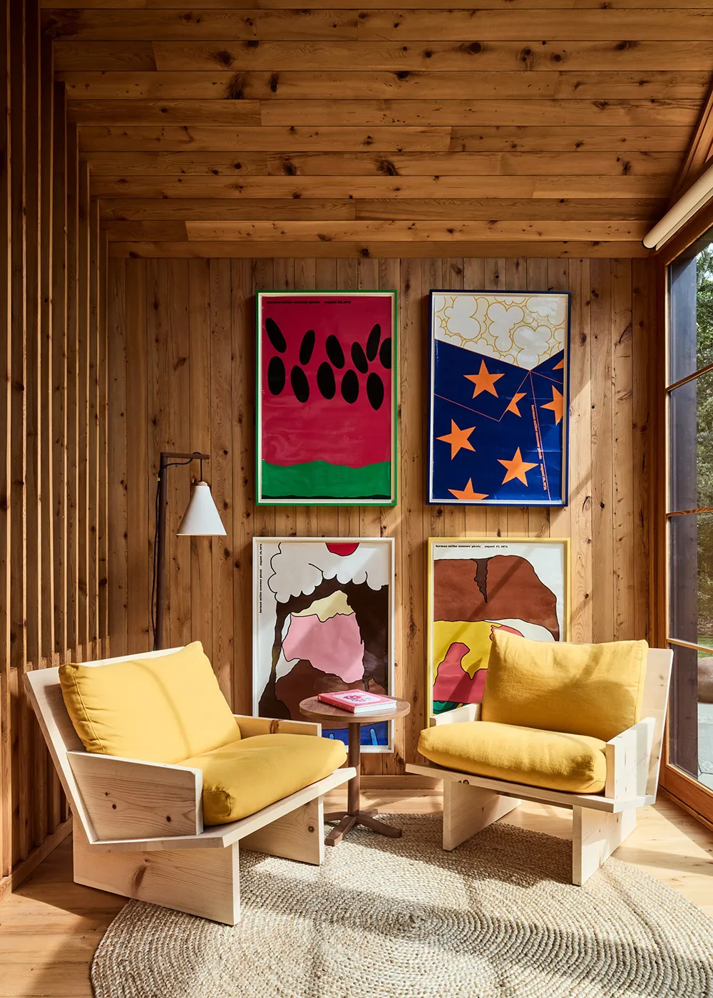 天然の木材を使えば決して過剰にはなりません。アメリカにあるこの美しいコテージも、その良さが存分に発揮されています。 - Gallery image 15