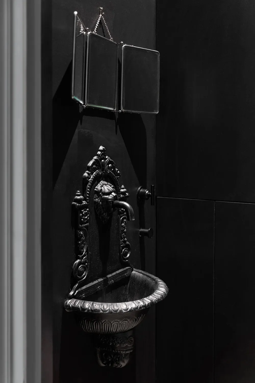 Art, Classic and Modern Design: A Splendid Apartment in Paris - Gallery image 25