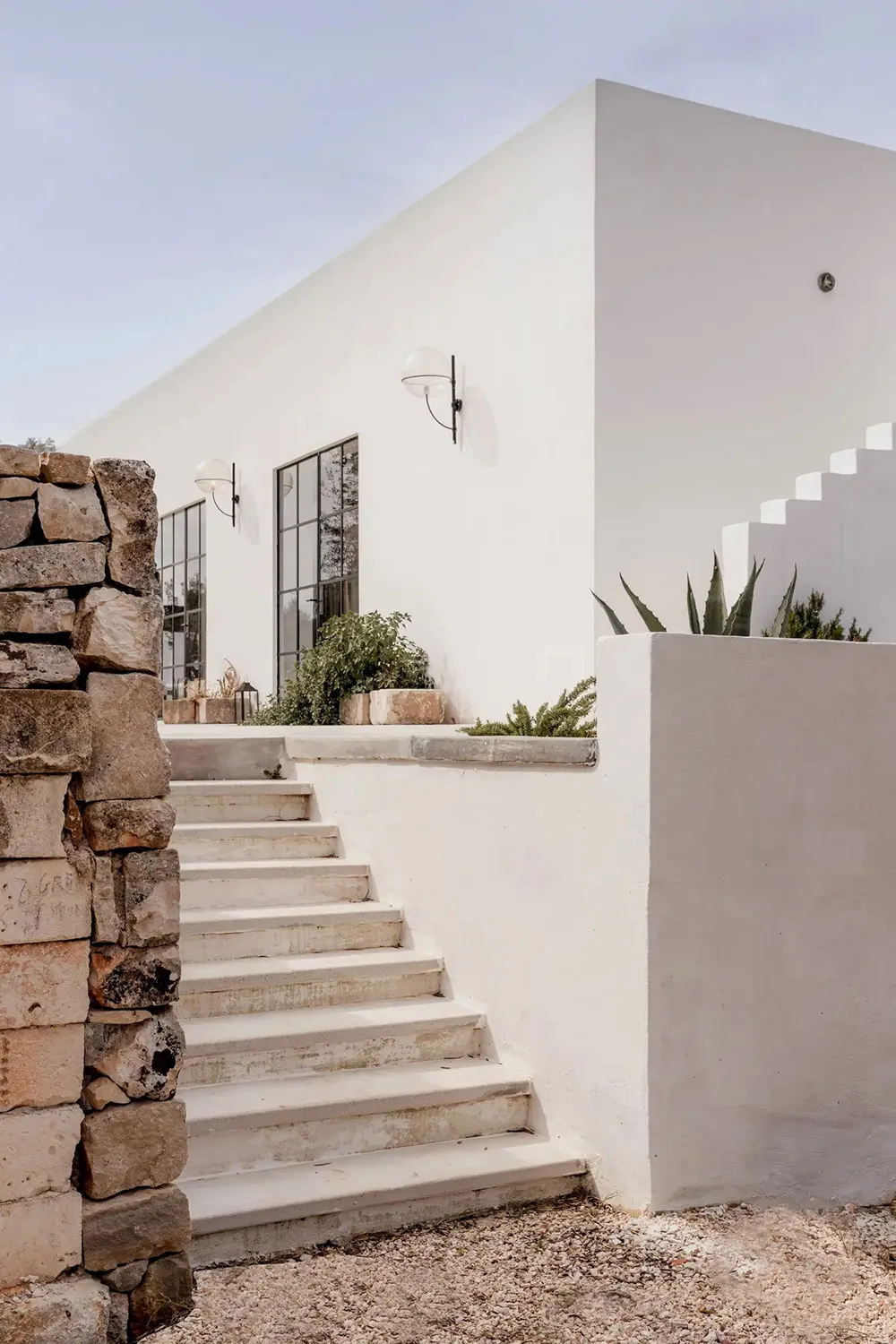 Summer Villa of a Collector in Italy - Gallery image 19