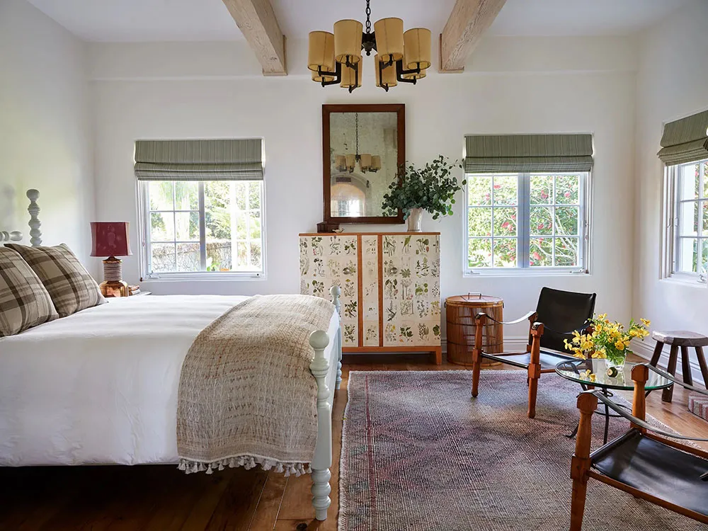 Magnifiques intérieurs de villa espagnole en Californie - Gallery image 3