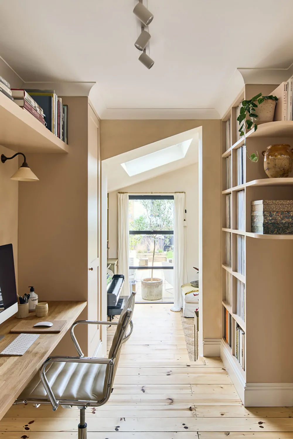 Apartment in London with Private Garden (77 sqm) - Gallery image 12