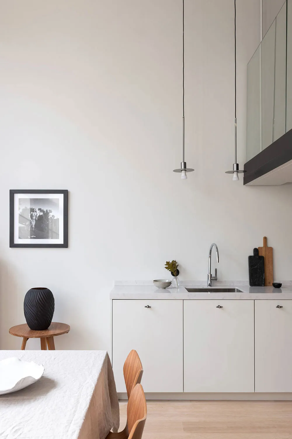 Компактний лофт із верхньою залізницею у будівлі колишньої фабрики в Стокгольмі (61 кв. м) - Gallery image 12