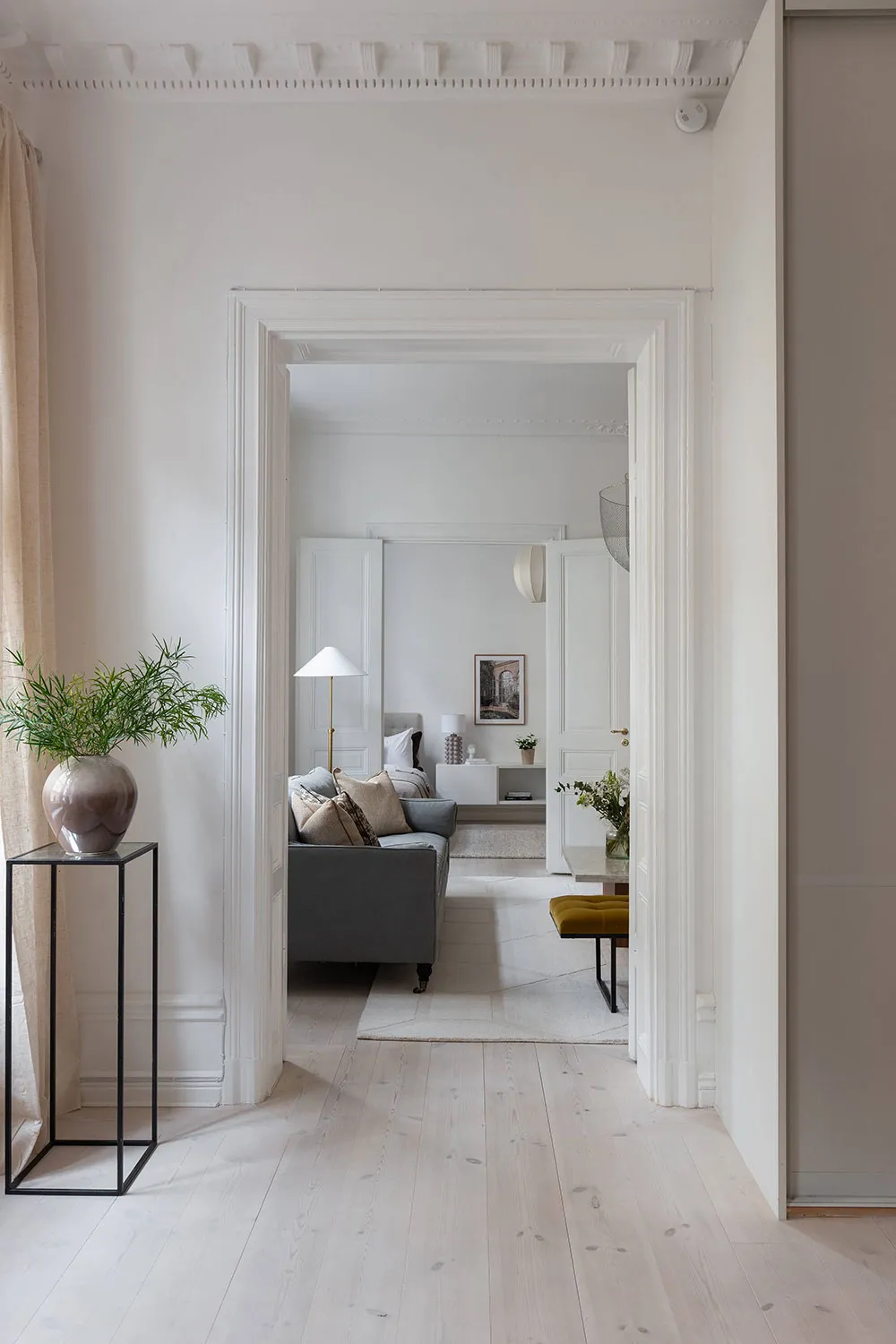 Biały i elegancki интерьер w Stokholmie - Gallery image 12