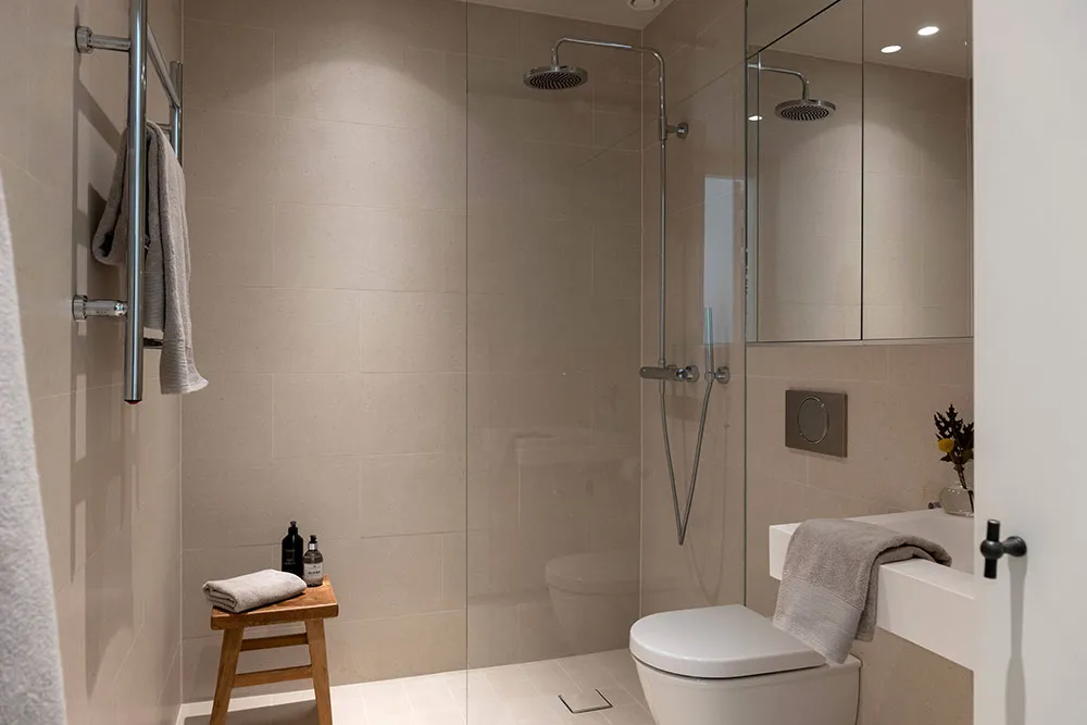 Компактний лофт із верхньою залізницею у будівлі колишньої фабрики в Стокгольмі (61 кв. м) - Gallery image 25