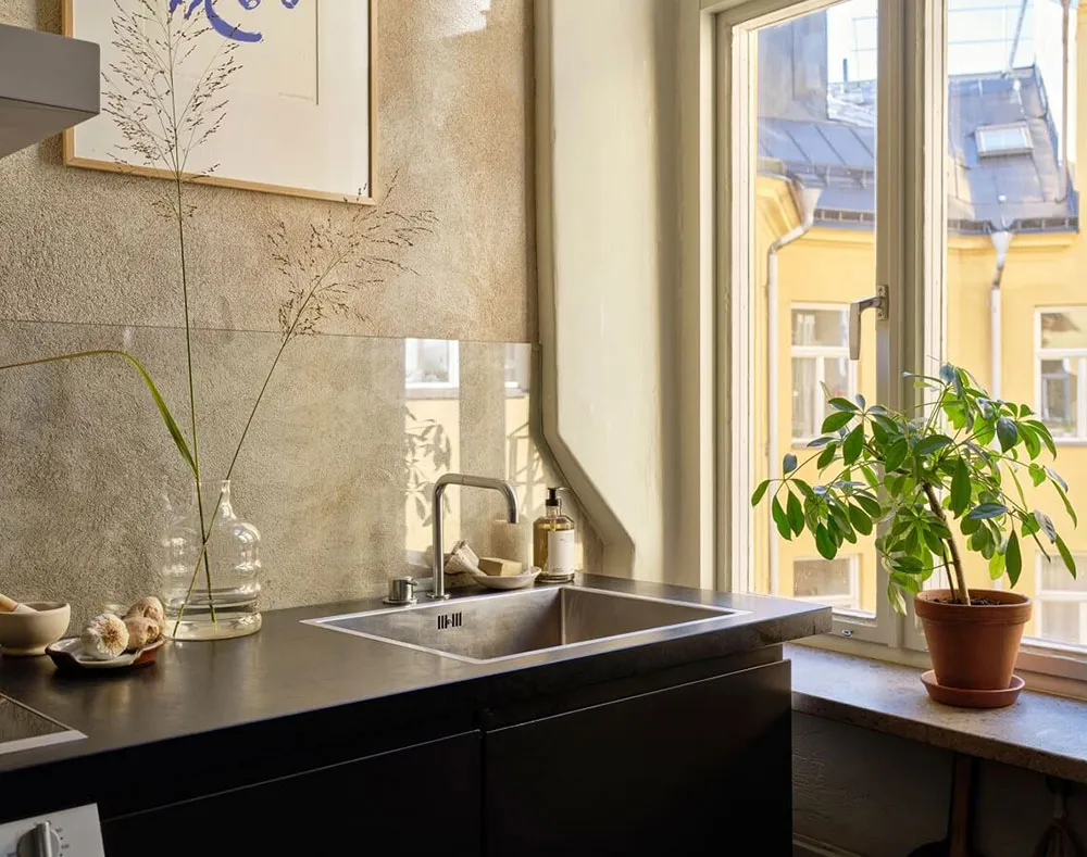 Habitaciones de forma irregular y dormitorio de ático: apartamento inusual en Estocolmo - Gallery image 7