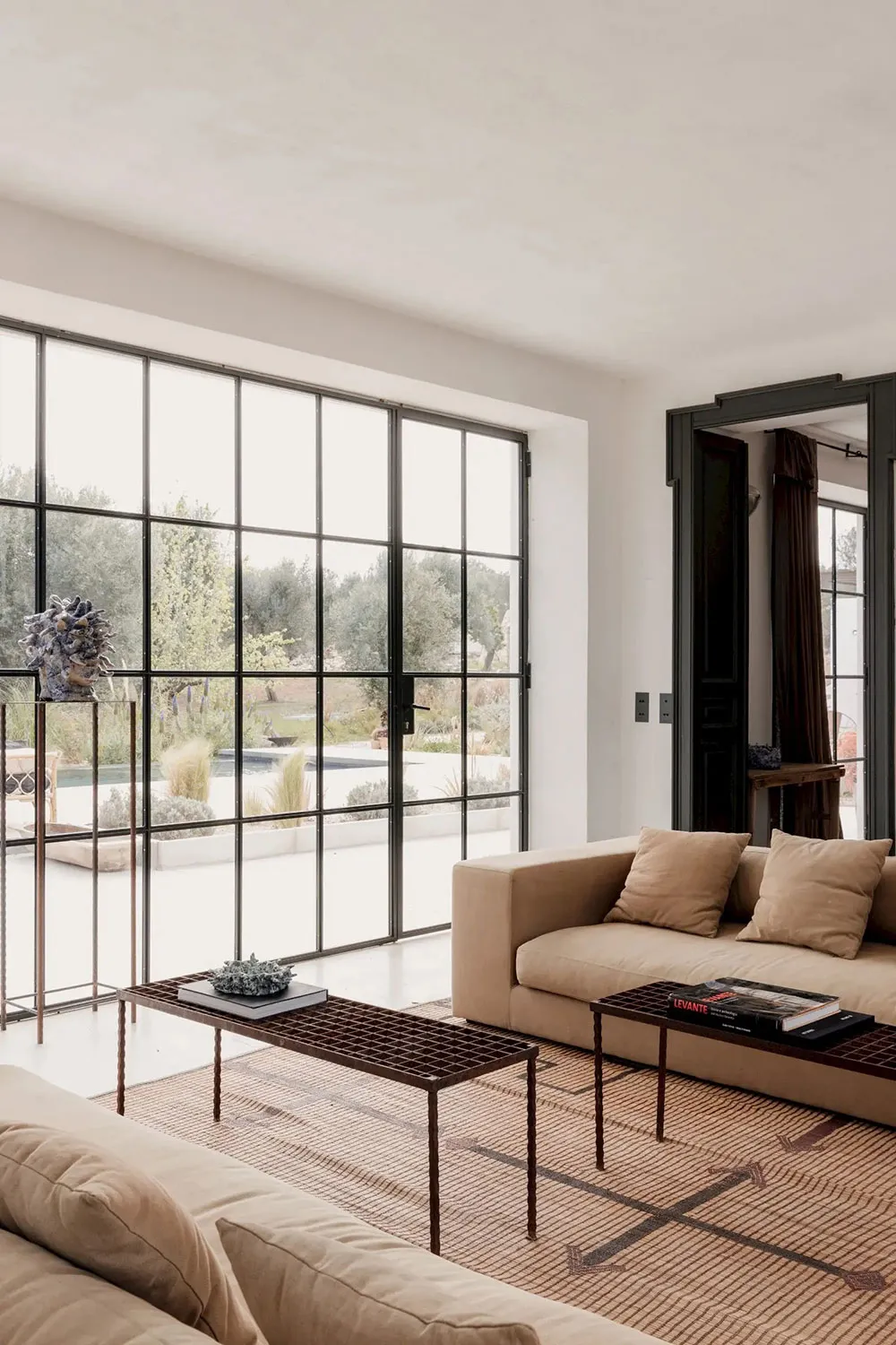 Summer Villa of a Collector in Italy - Gallery image 9