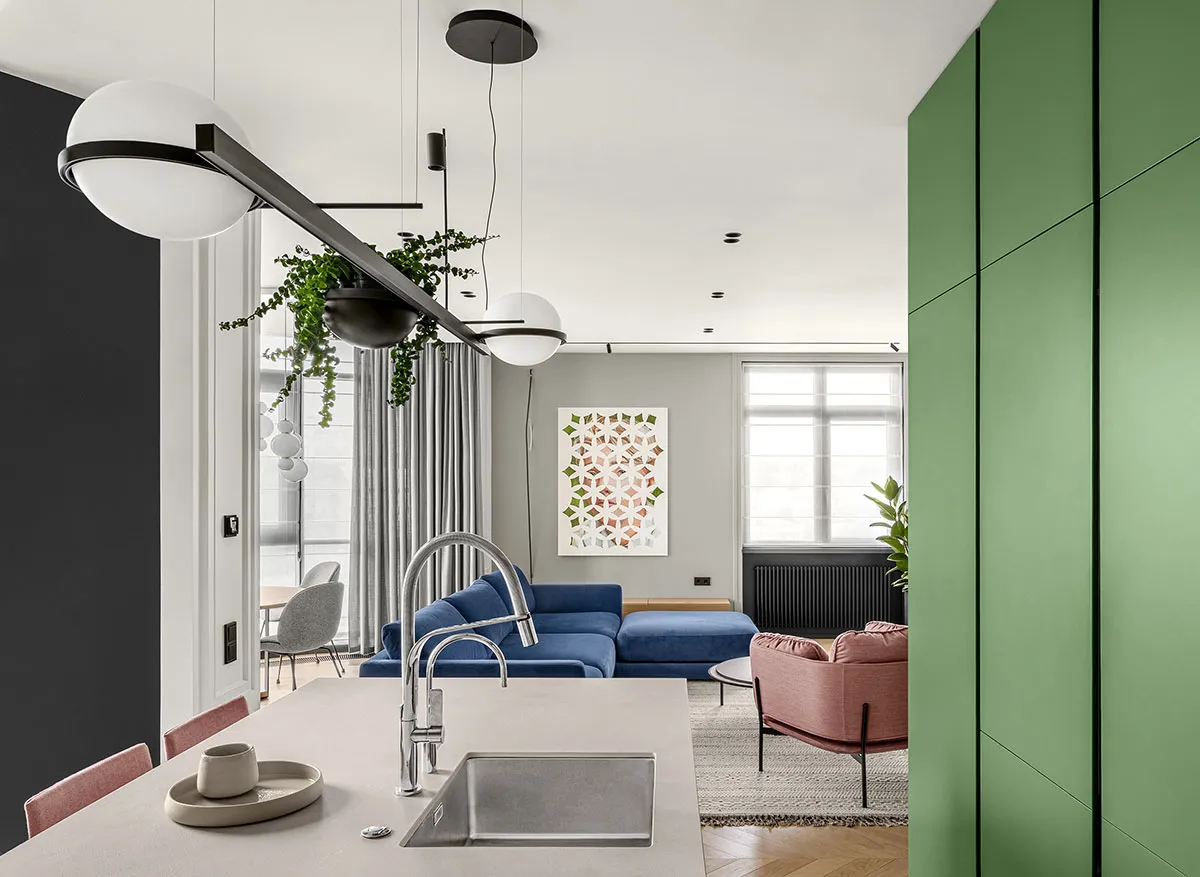 Minimalismus mit bunter Möbel: Wohnung in Kiew - Gallery image 11