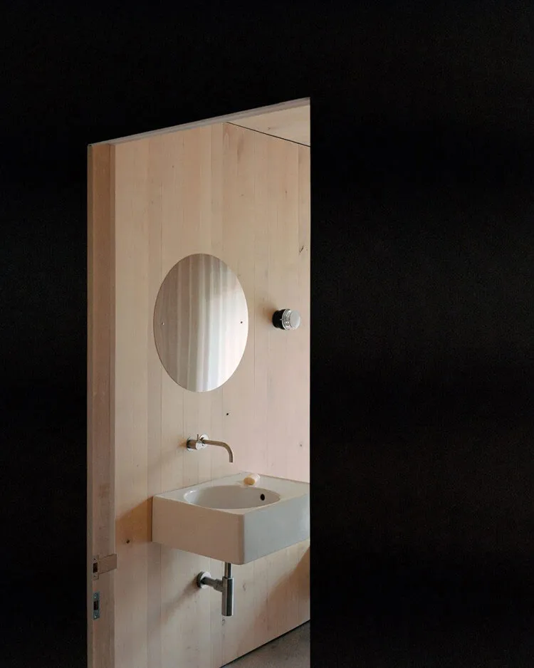 Современный дом на месте руин старинной фермы в Англии - Gallery image 12