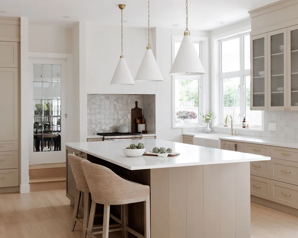 De un espacio aburrido a un acogedor y cálido interior: renovación de la sala de estar en Canadá - Gallery image 6