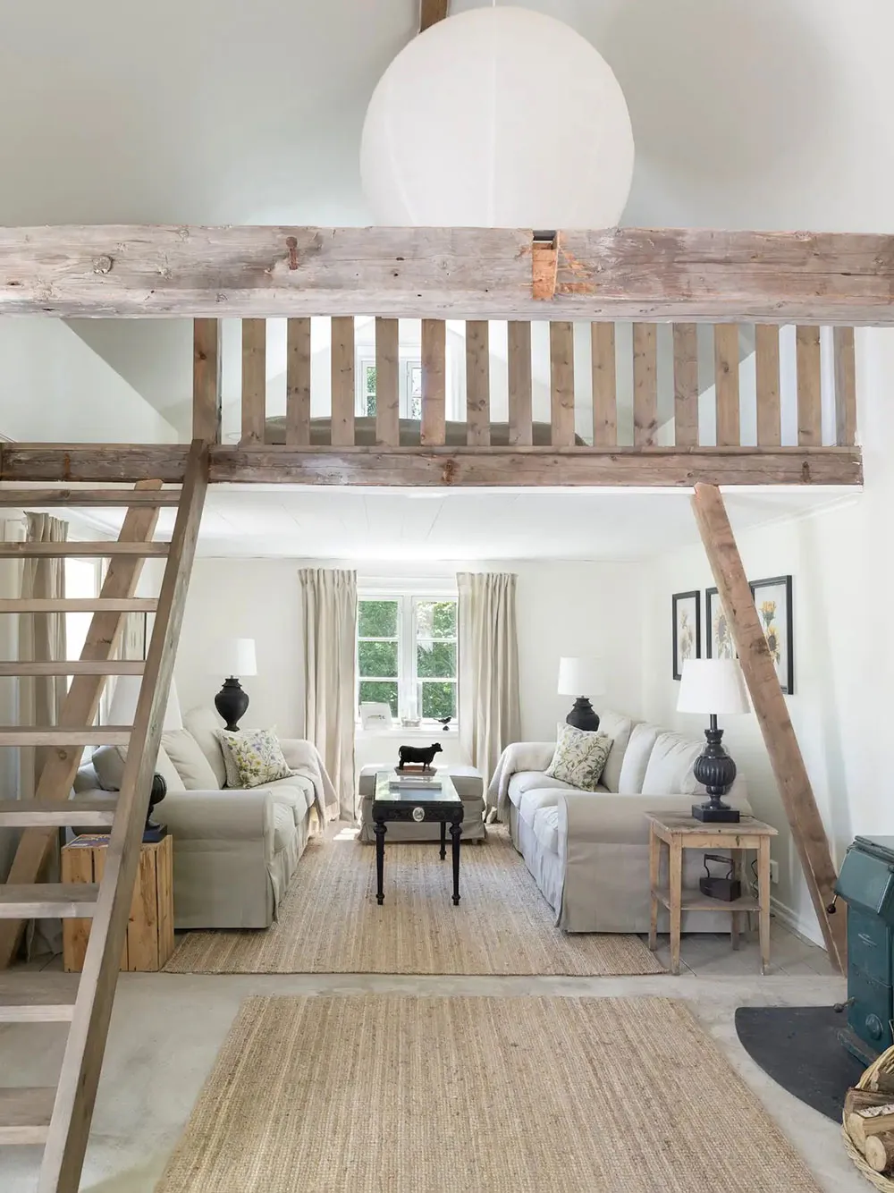 Красивый жёлтый коттедж 19-века с голубой дверью в Швеции - Gallery image 7