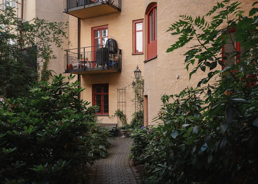 Farbige Wandpapiere: Ein gemütlicher Wohnraum in Stockholm (71 qm) - Gallery image 26