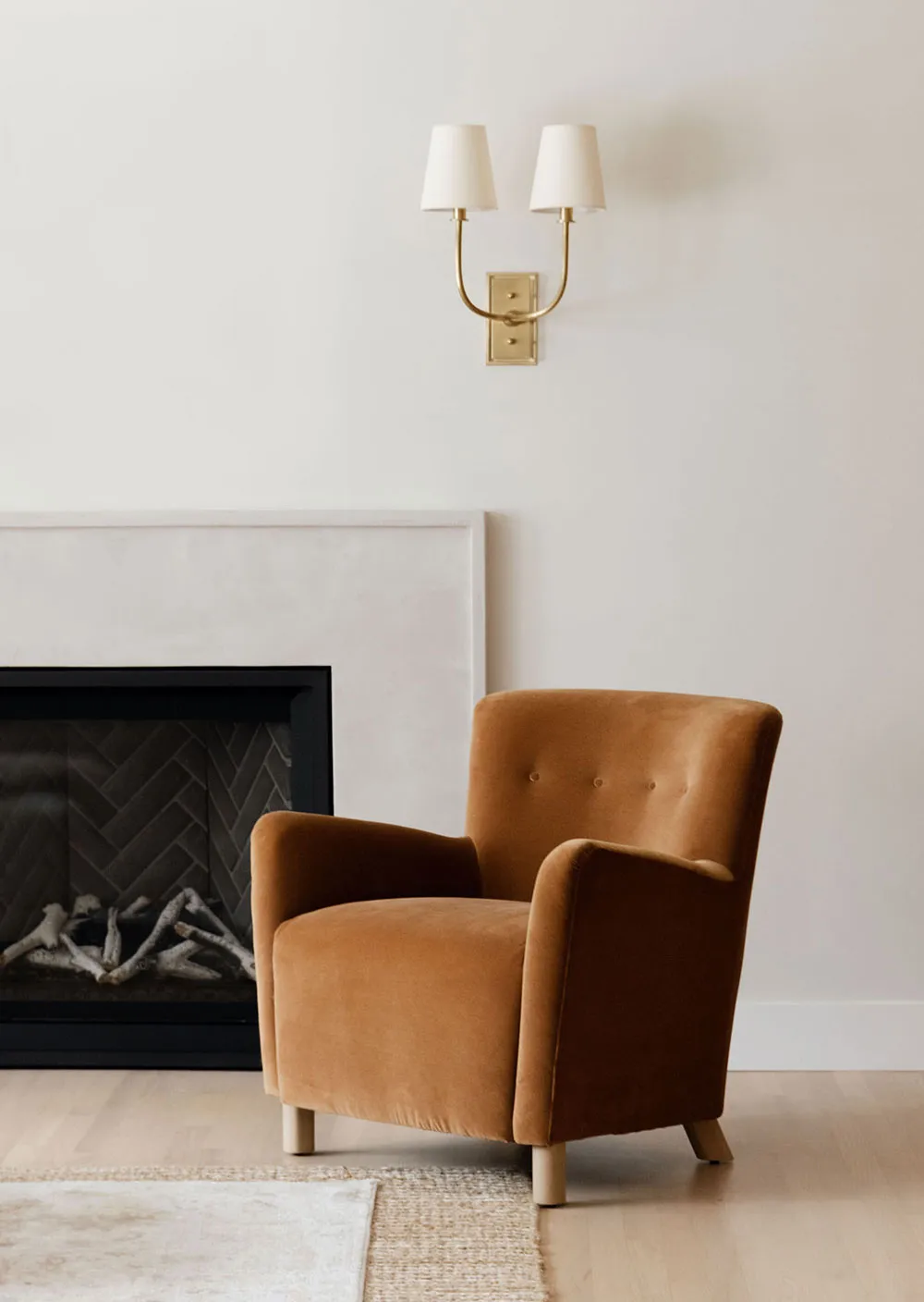 De un espacio aburrido a un acogedor y cálido interior: renovación de la sala de estar en Canadá - Gallery image 12