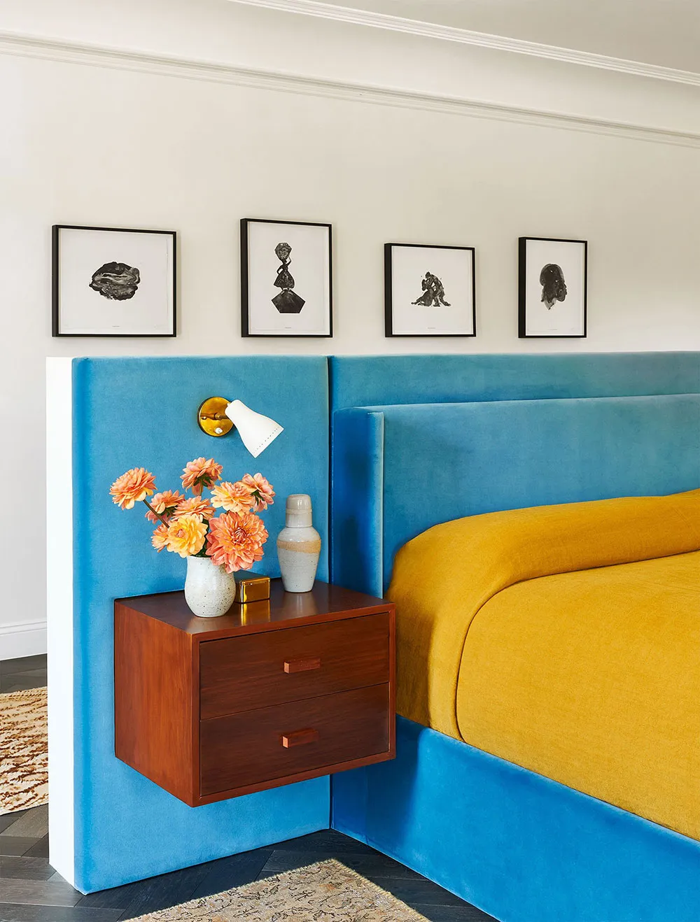 Весняні кольори та нотки гламуру: будинок сім'ї сценариста та режисера в Лос-Анджелесі - Gallery image 7