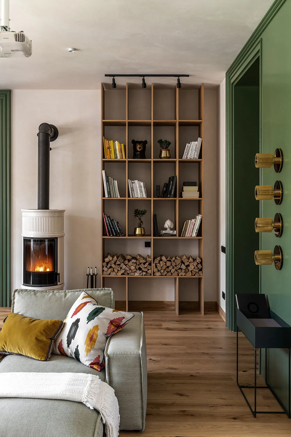 Jastrykowy wnętrze z odcieniami zielonego zamiast еврourbanizmu w historycznym centrum Kiwana - Gallery image 1