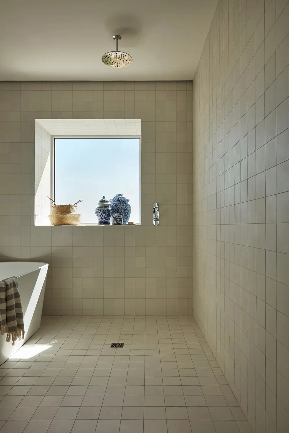 Светлый современный дом отдыха с панорамными видами в Канаде - Gallery image 14