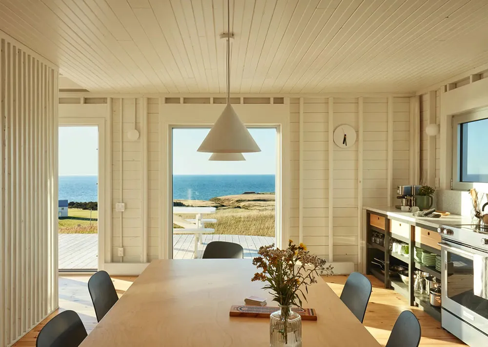 Светлый современный дом отдыха с панорамными видами в Канаде - Gallery image 21