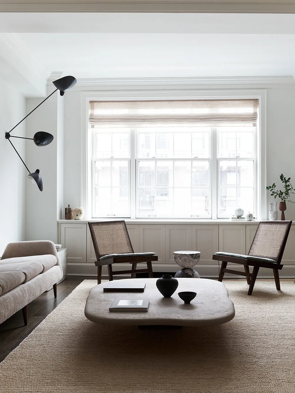 Лаконічний інтер'єр квартири колекціонера мистецтва в Нью-Йорку - Gallery image 13