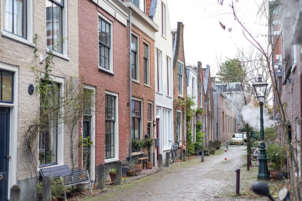 Efektowne odcienie szarości w дизайnie historycznego domu w Holandii - Gallery image 32