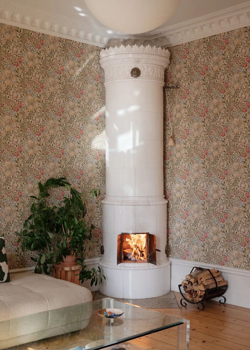 Farbige Wandpapiere: Ein gemütlicher Wohnraum in Stockholm (71 qm) - Gallery image 3