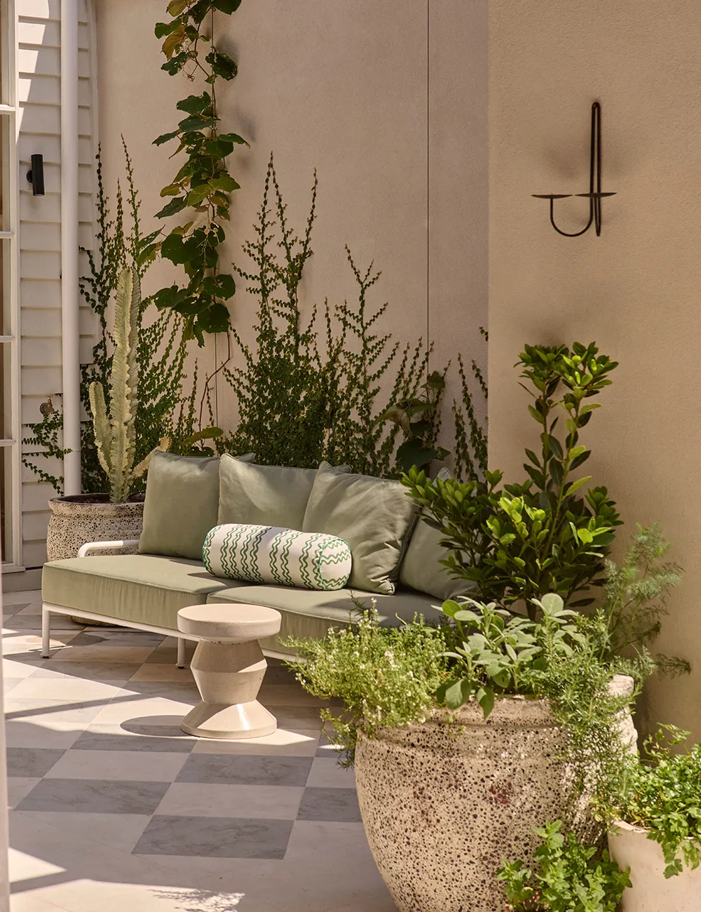 Interior de durazno agradable en una pequeña casa de una familia joven en Melbourne - Gallery image 5