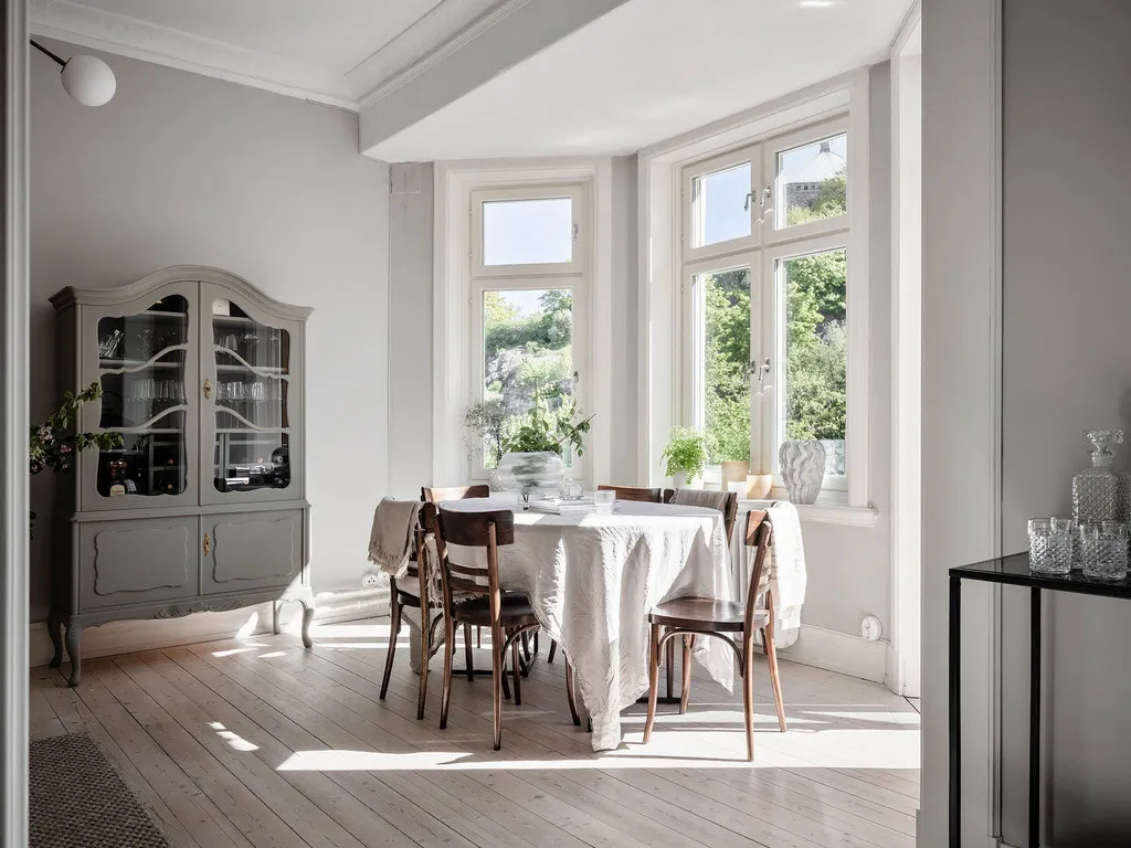 Винтажний буфет і пилково-зелена кухня: світла квартира в Швеції (64 кв. м) - Gallery image 2