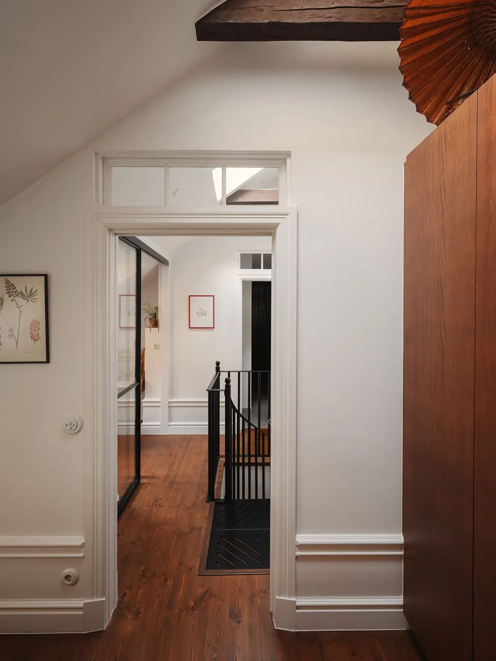 Eklektrischer Interieur einer kleinen skandinavischen Wohnung (63 qm) - Gallery image 30