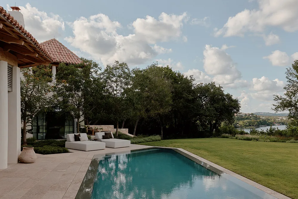 Quiet Luxury of a Mediterranean-Style House in Texas - Gallery image 15