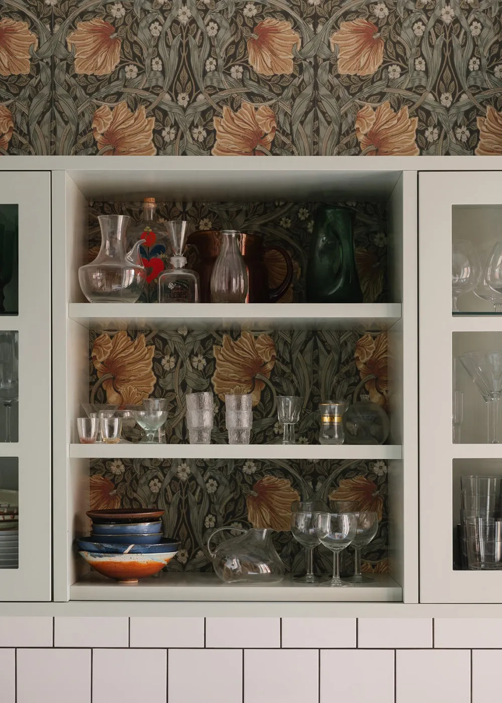 Farbige Wandpapiere: Ein gemütlicher Wohnraum in Stockholm (71 qm) - Gallery image 11