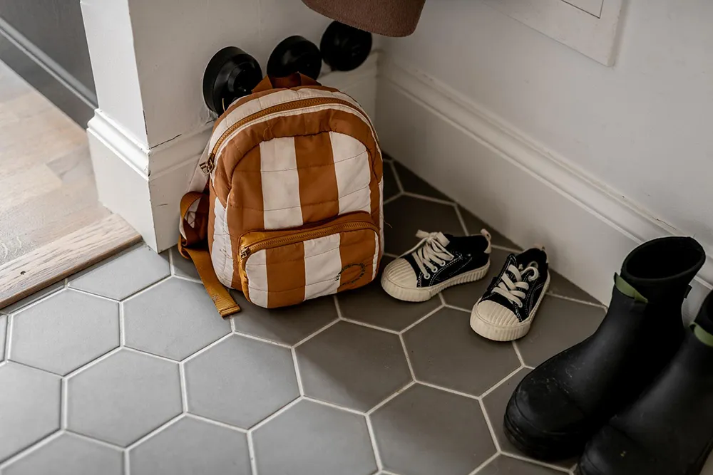 Estilo moderno y fresco en interiores escandinavos con toques cálidos (66 m²) - Gallery image 33