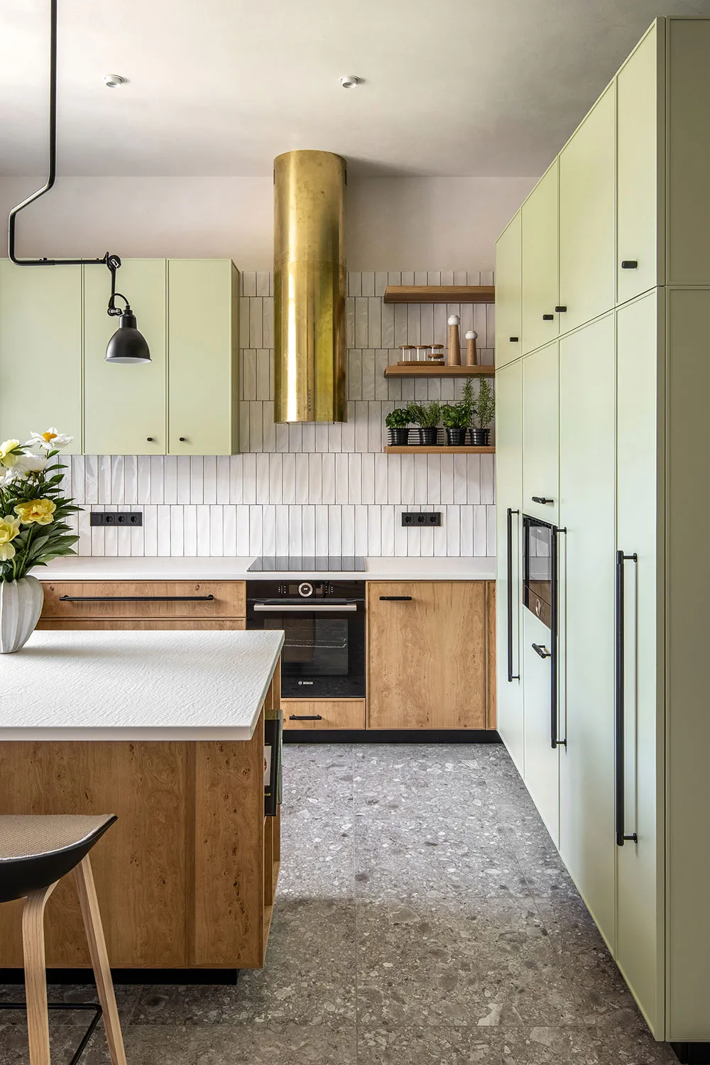 Jastrykowy wnętrze z odcieniami zielonego zamiast еврourbanizmu w historycznym centrum Kiwana - Gallery image 2